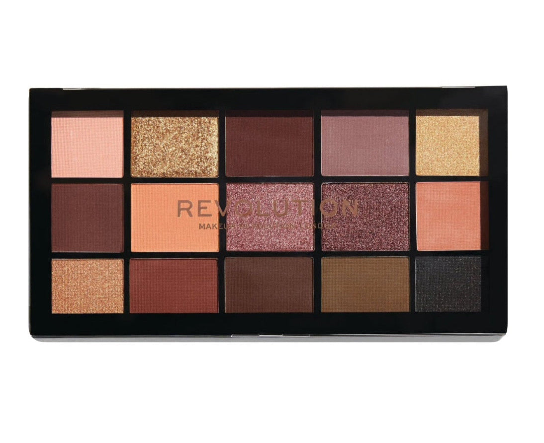 MAKEUP REVOLUTION Reloaded Velvet Rose eyeshadow palette