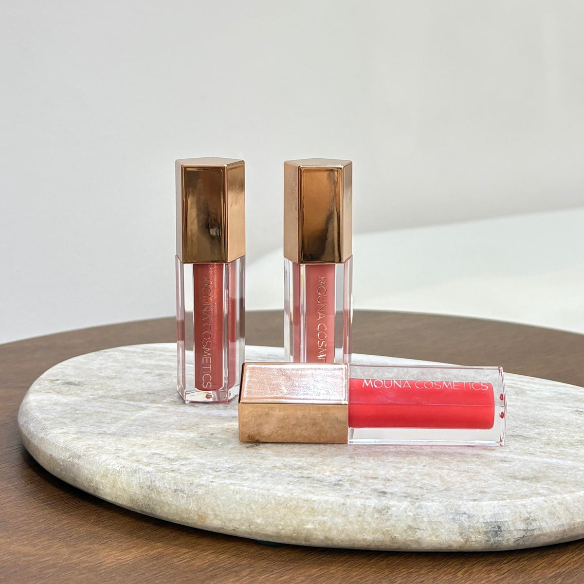 Mouna Cosmetics Easy Glow Lip Gloss