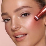 CHARLOTTE TILBURY Beauty Light Wand - Highlighter Blush Liquide