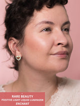 RARE BEAUTY
Positive Light Liquid Luminizer - Highlighter liquide